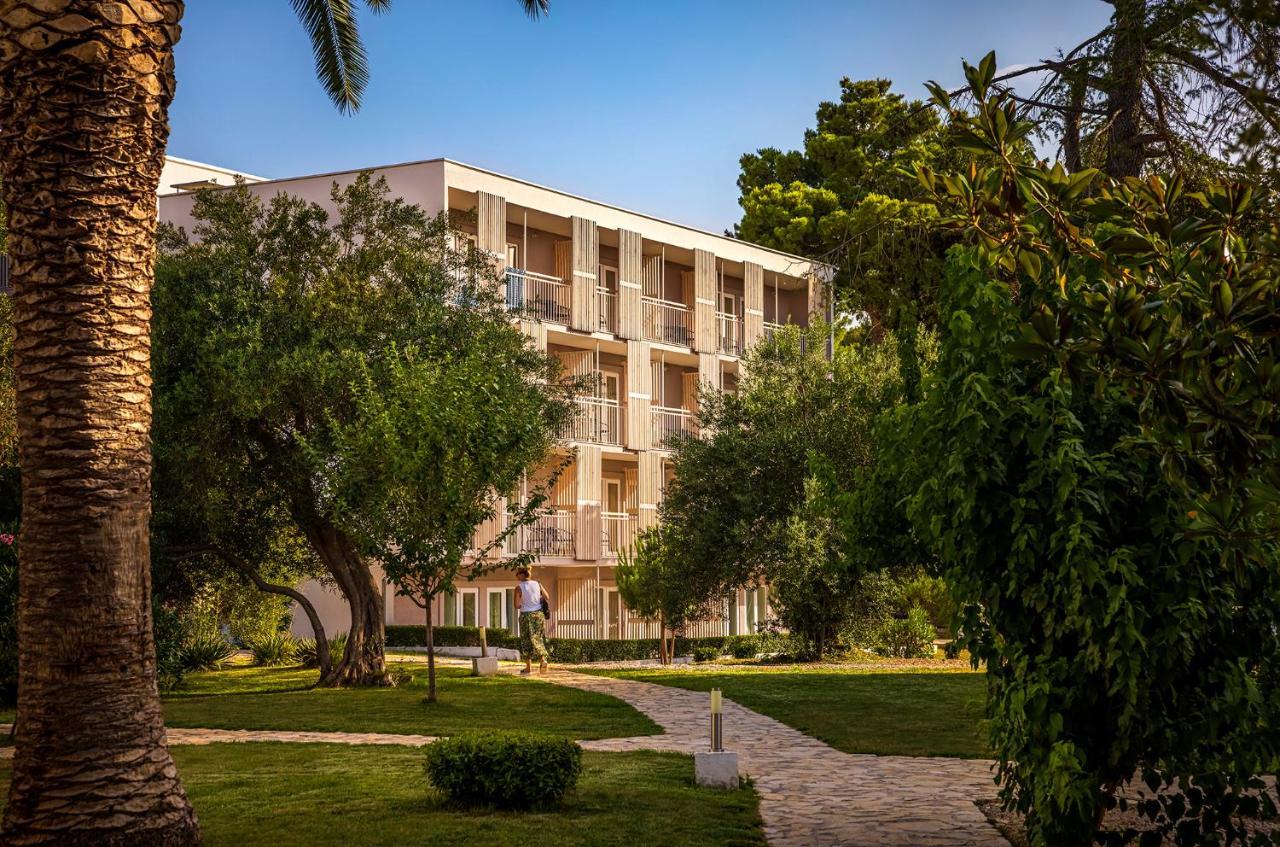 Aminess Vival Port9 Resort Medvinjak Buitenkant foto